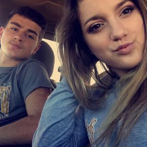 Meet your Posher, Caitlin